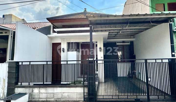 Harga Termurah..! Rumah Dalam Kavling Pondok Bambu, Lokasi Cakep Dekat Taman Komplek Rumah SHM Bagus di Pondok Bambu