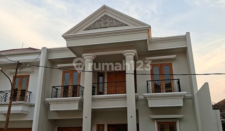 Rumah Mewah Full Marmer Modern Classic Dalam Komplek Elit Di Kelender Rumah Bagus SHM di Klender