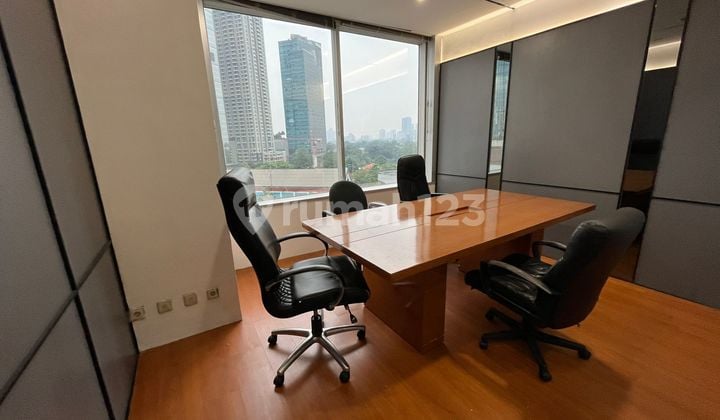 Menara Sudirman 300Sqm Semi Furnished Jakarta Selatan