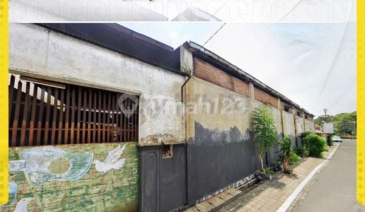 Warehouse for rent in Laweyan, potential for batik business, cafe, logistics, flood-free area.