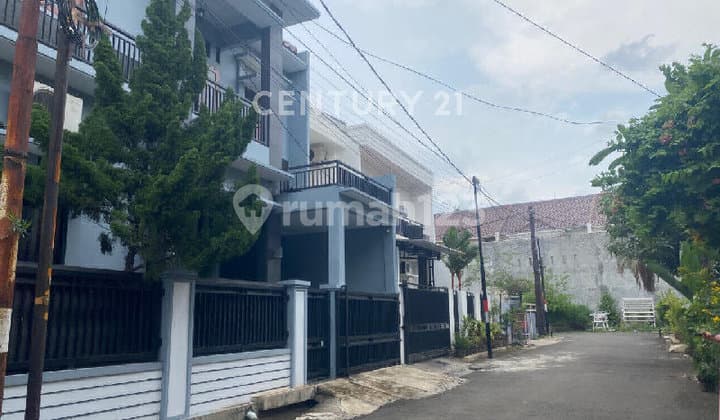 Rumah Cantik 2 Lantai Dekat Sekolah Unggulan Pondok Kelapa