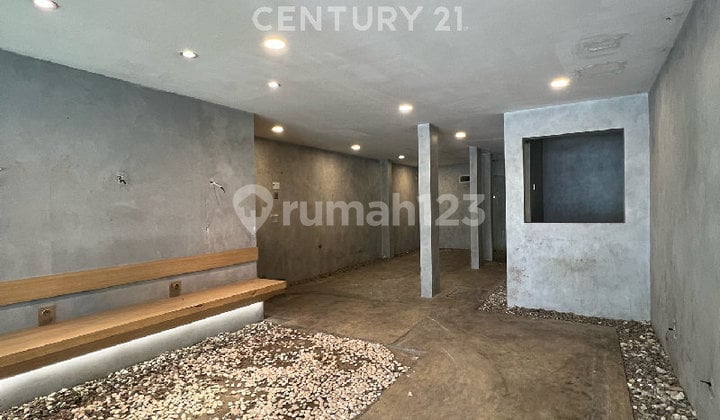 Strategic 1½ Story Shophouse Suitable for Business in Kelapa Gading R2270