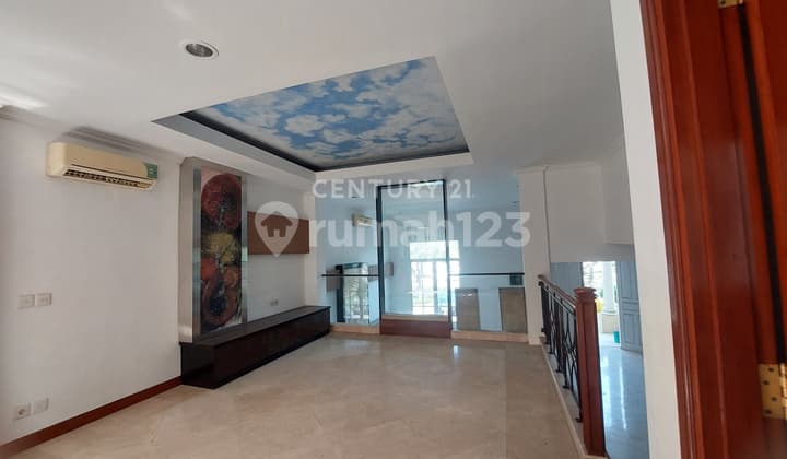 Rumah Modern Dengan Basement 3 Lantai Di Puri Marina Ancol S8205