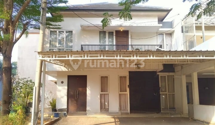 Rumah Lelang di Komplek The Green Court