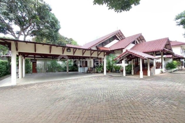 Rumah Mewah di Lebak Bulus