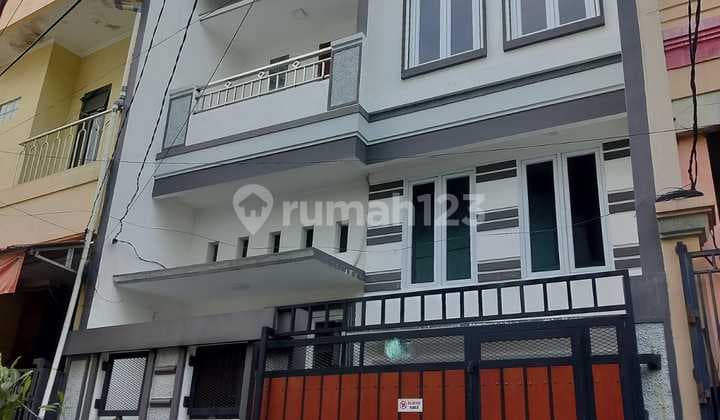 Rumah Lokasi Strategis di Pademangan Jakarta Utara