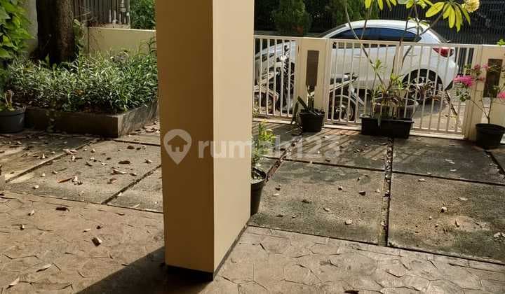 HUNIAN sewa MEWAH di PUSAT PERKOTAAN JAKARTA dengan Kuningan skylinr VIEW