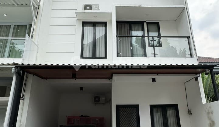 Dijual Rumah Murah Semi Furnished 3 Lantai Nyaman & Strategis di Cilandak Kko