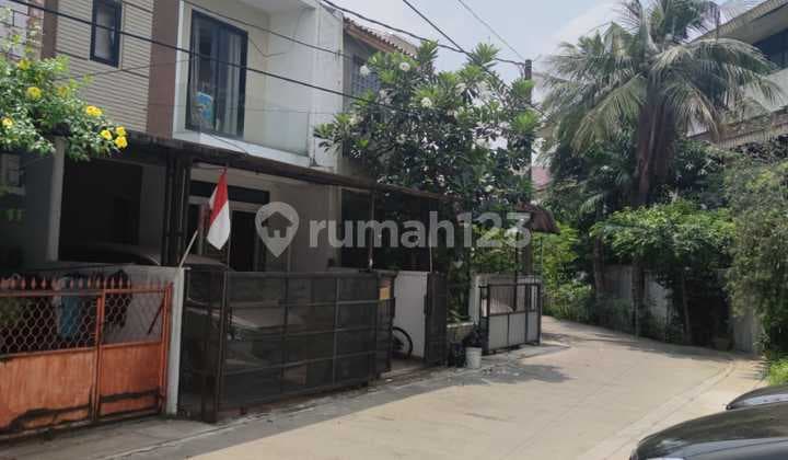 Rumah Cantik Di Klp Gdin Siap Huni Lahan Parkir Luas