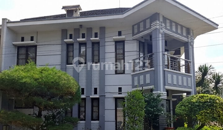 Lelang Rumah Mewah 2 Lantai Bandung Komp Padmae Regency