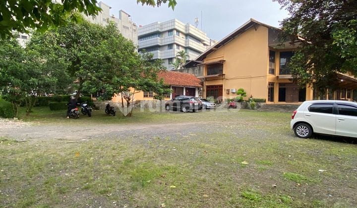 Lelang Bangunan dengan Halaman Luas Jaksel Ragunan
