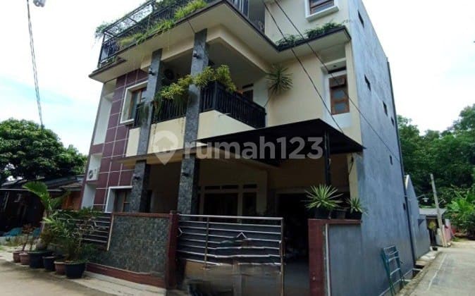 Lelang Rumah 3 Lantai Purwakarta Perum Bukit Soeryo Residence