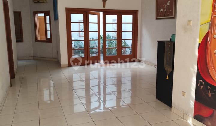 Dijual Rumah Cantik Siap Huni Pelangi Kuning, Kelapa Gading, Jakarta Utara