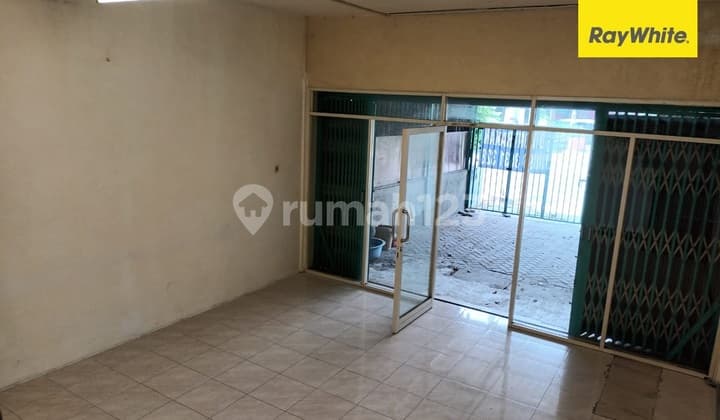 Disewakan Ruko 2,5 Lantai di Raya Putro Agung Wetan Surabaya