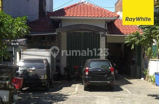 Disewakan Rumah Pusat Kota di Jalan Kusuma Bangsa Surabaya