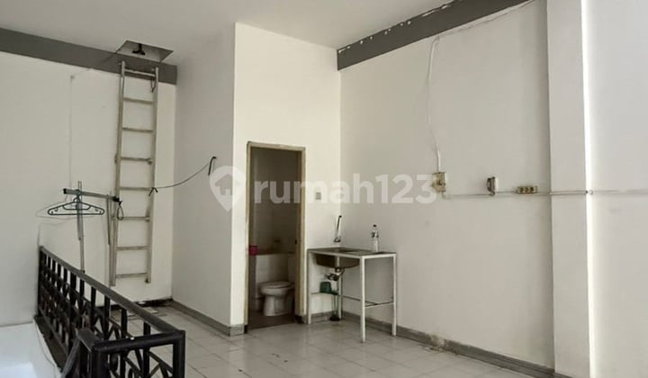 Dijual Ruko Strategis di Komplek Ruko Mega Galaxy Surabaya Timur