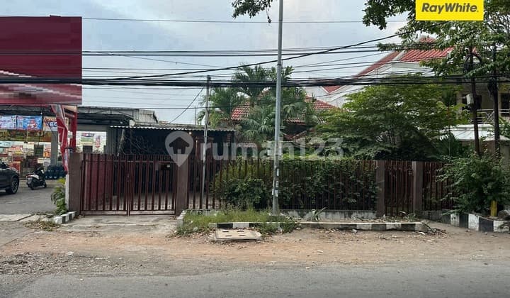 For Sale House on Tenggilis Mejoyo Main Road Surabaya