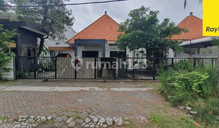 Disewakan Rumah di Jl Wr Supratman Surabaya Pusat