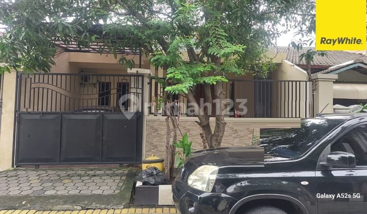 Disewakan Rumah 2 lt di Jl Barata Jaya Surabaya Timur