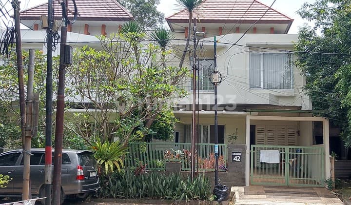 Rumah Exclusive Bangunan New Classic Eropa Lokasi Strategis di Kalibata Buncit Raya, Jakarta Selatan