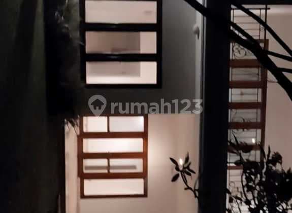 Rumah Classic Modern.kemang Selatan Atas