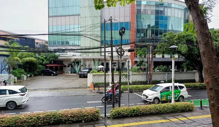 Martha Tilaar Building Suitable for Office, Strategic Location in Menteng, Central Jakarta.