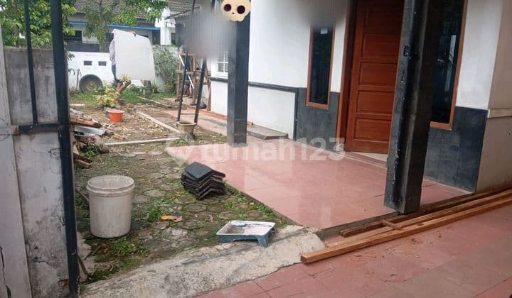 Disewakan Rumah Hoek 1 Lantai Baru Renovasi di Margahayu Raya