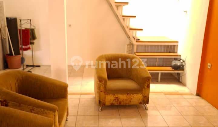 Disewakan Rumah 2 Lantai Bagus Bersih di Margahayu Raya