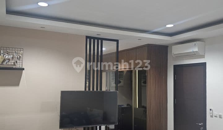 Selling a Very Nice House in Grenlake City