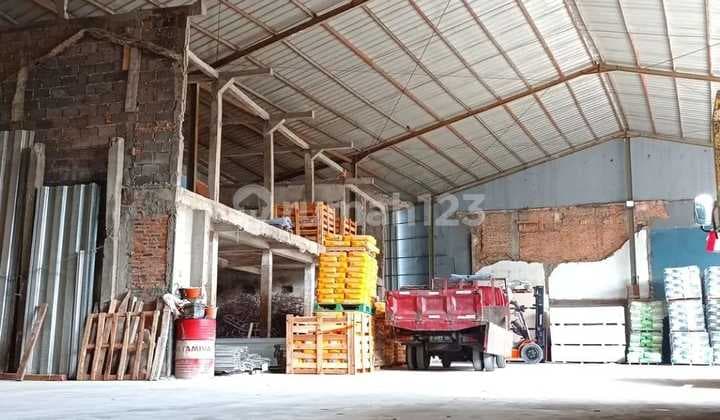 Warehouse For Sale in Ciledug Area
