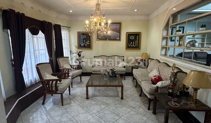 Dijual Rumah Tubagus Ismail Manis Manja di Tubagus Ismail SHM Bagus