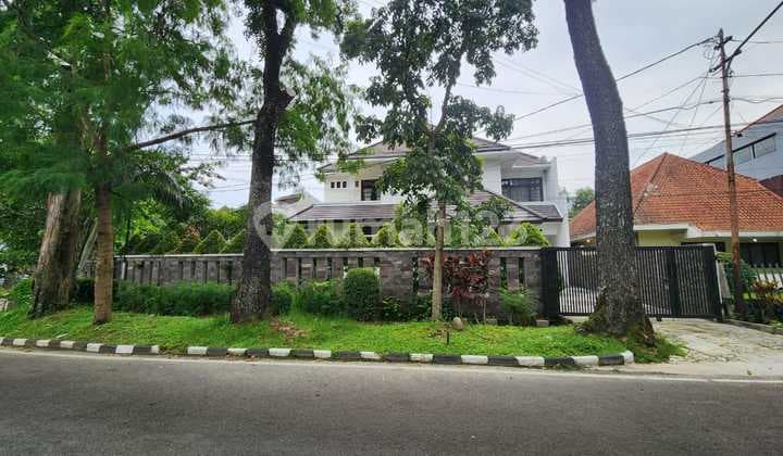 Dijual Tanah Bonus Rumah Walanda Riau Udah Murah di Jl. Riau no 11, Merdeka, Sumur Bandung, Jl. Riau, Citarum, Bandung Wetan, Kota Bandung, Jawa Barat, Indonesia, 40115, Riau SHM Bagus Rumah