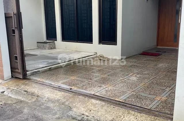Dijual Rumah Siap Huni Turangga Jarang di INDOMARET - TURANGGA 17 (T48H), Jl. Turangga No. 17, Lingkar Selatan, Lengkong, Kota Bandung, Jawa Barat, Indonesia, 40263, Turangga SHM Bagus Rumah