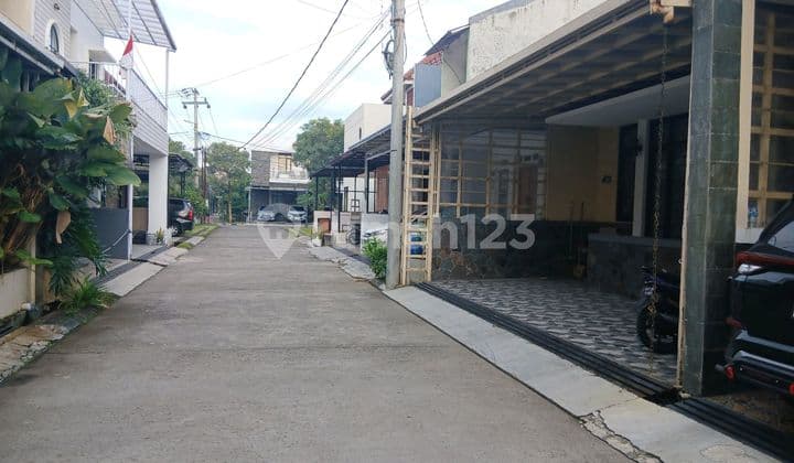 For Sale Fully Furnished House in Caraka Cluster, Antapani, Good SHM House