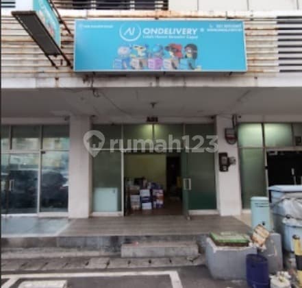 Disewakan Ruko 3 lantai, SHM siap huni di Jembatan Besi, Tambora, SHM, Jakarta Barat