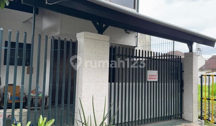 Hook House Ideal for Large Families and Investment Close to City Center