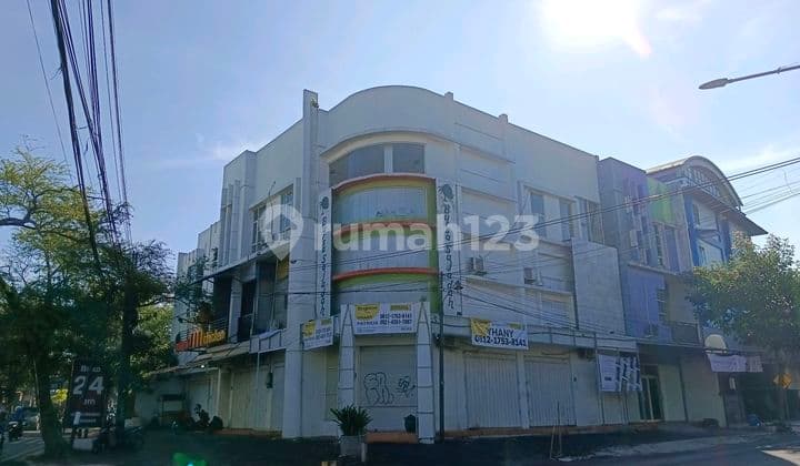 Ruko Hook 3 Lantai Di Jantung Kota Malang