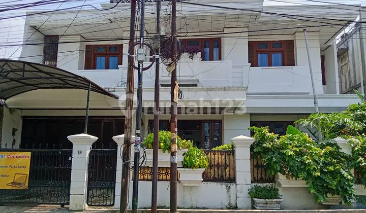 Price Reduced: Luxury Ready-to-Occupy House in Kebayoran Lama