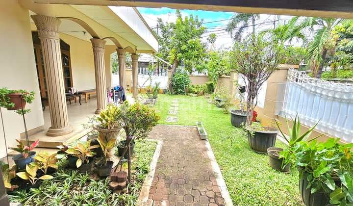 Hook house in Pulo Asem, Pulo Gadung, East Jakarta