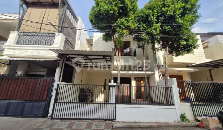Rumah 2 Lantai Dalam Cluster di Cipinang Indah Jakarta Timur