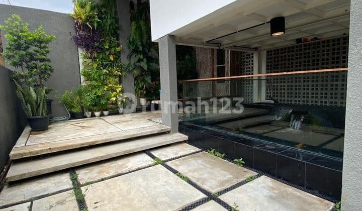 Rumah Hook Estetik Bebas Banjir di Pulomas Jakarta Timur