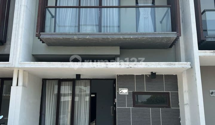 Rumah Cantik Rapih di Golden City Dekat Summarecon Bekasi