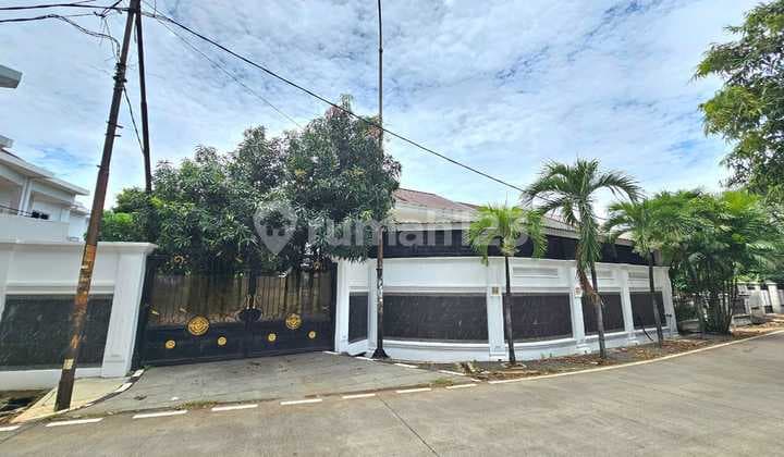 House Position Hook Luias and Serene in Pulomas, East Jakarta