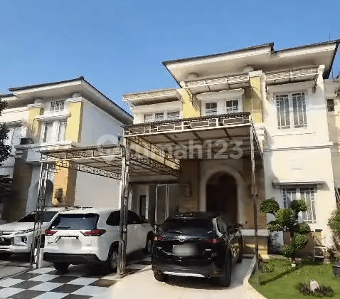 Rumah Depan Taman di Cluster Sunrise Paradise Grand Wisata Bekasi