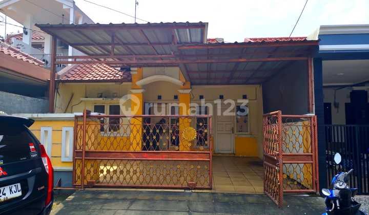 Rumah di Bulevar Hijau Harapan Indah Bekasi