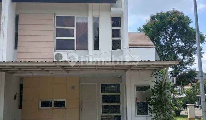 Rumah Hook Depan Taman di Cluster Grand Wisata Bekasi