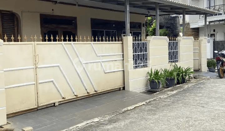 Rumah Posisi Hook Di Jalan kasuari Galaxy Bekasi Selatan