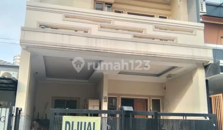Dijual Cepat Rumah 3 Lantai SHM Siap Huni