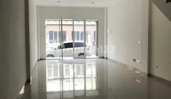 Rent a Nice and Strategic 2-Story Shop House
