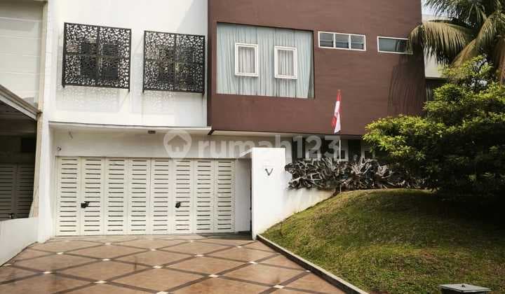 Rumah Besar Unik Sutera Buana Alam Sutera